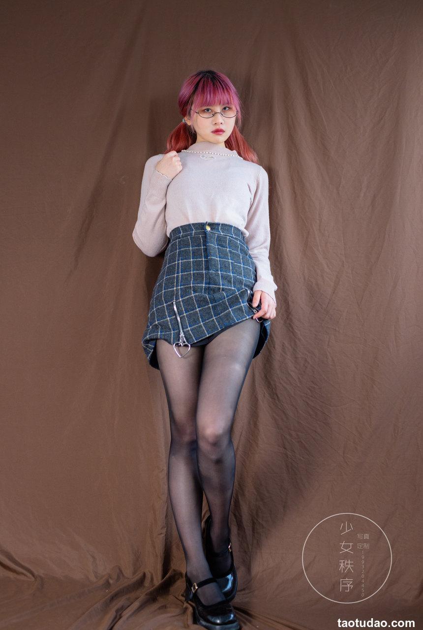 田璐璐 NO.008 — 少女秩序 黑丝[19P／190MB]