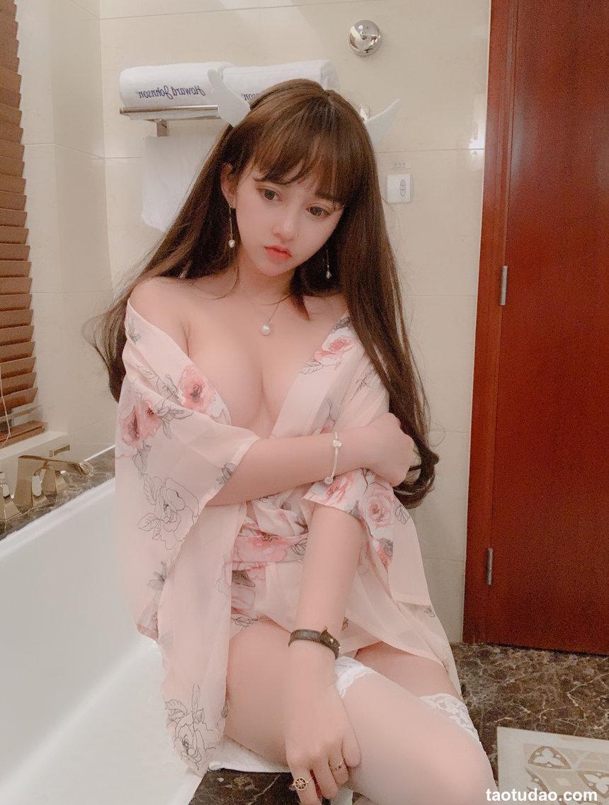 过期米线线喵 – 粉色情趣睡衣