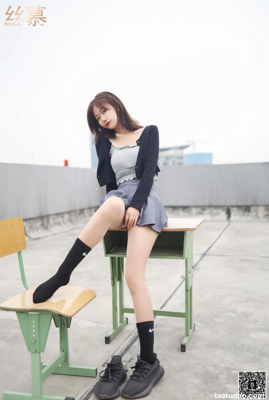 丝慕写真 SM288 米朵 《天台玩丝两姐妹》