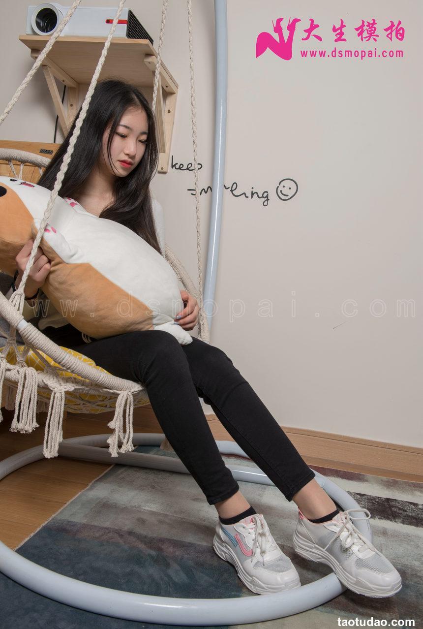 大生模拍 No.119 雯雯 裤内丝 [61P1V324MB]