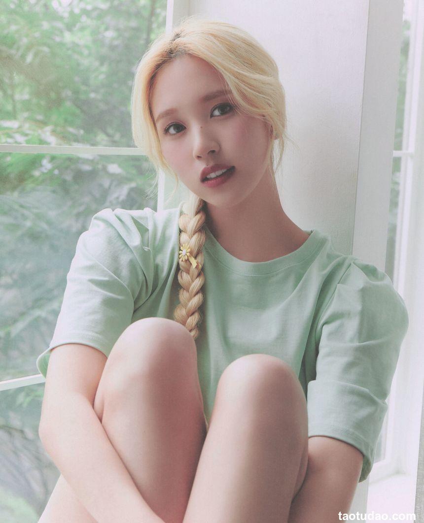 TWICE - Mina 1ST PHOTOBOOK [Yes, I am Mina [136P-165MB]