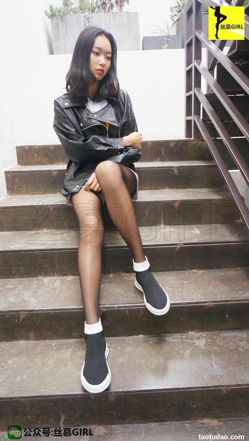 [丝慕写真] 第003期 模特：三万姐《秋风与长腿的故事》[87P116M]