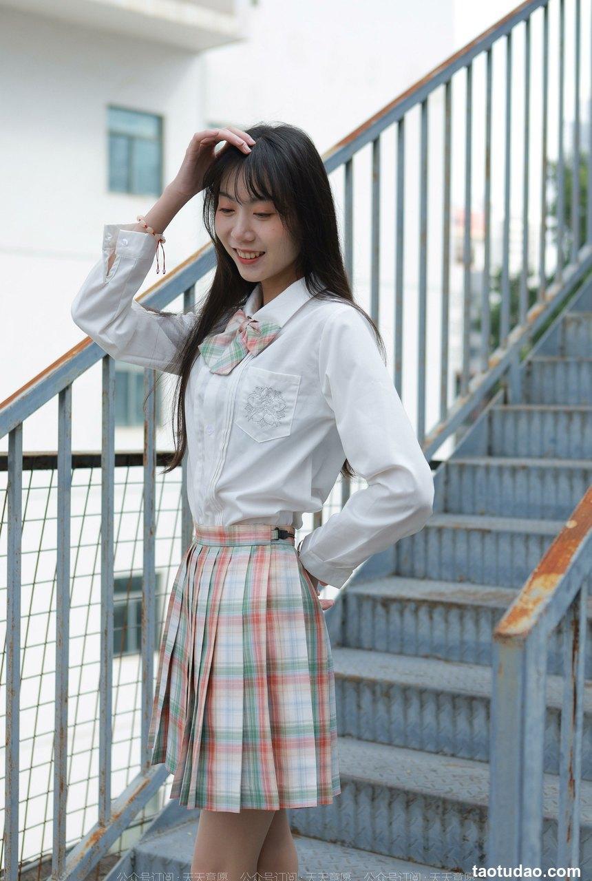 [IESS异思趣向] 2022.04.24 丝享家1069：团团《jk妹妹》[84P／128MB]