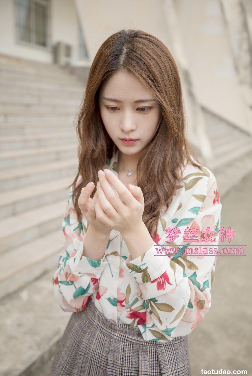 [MSLASS]梦丝女神 - 魏婷婷 宿楼丝袜玉足女神 [67P1V-995MB]