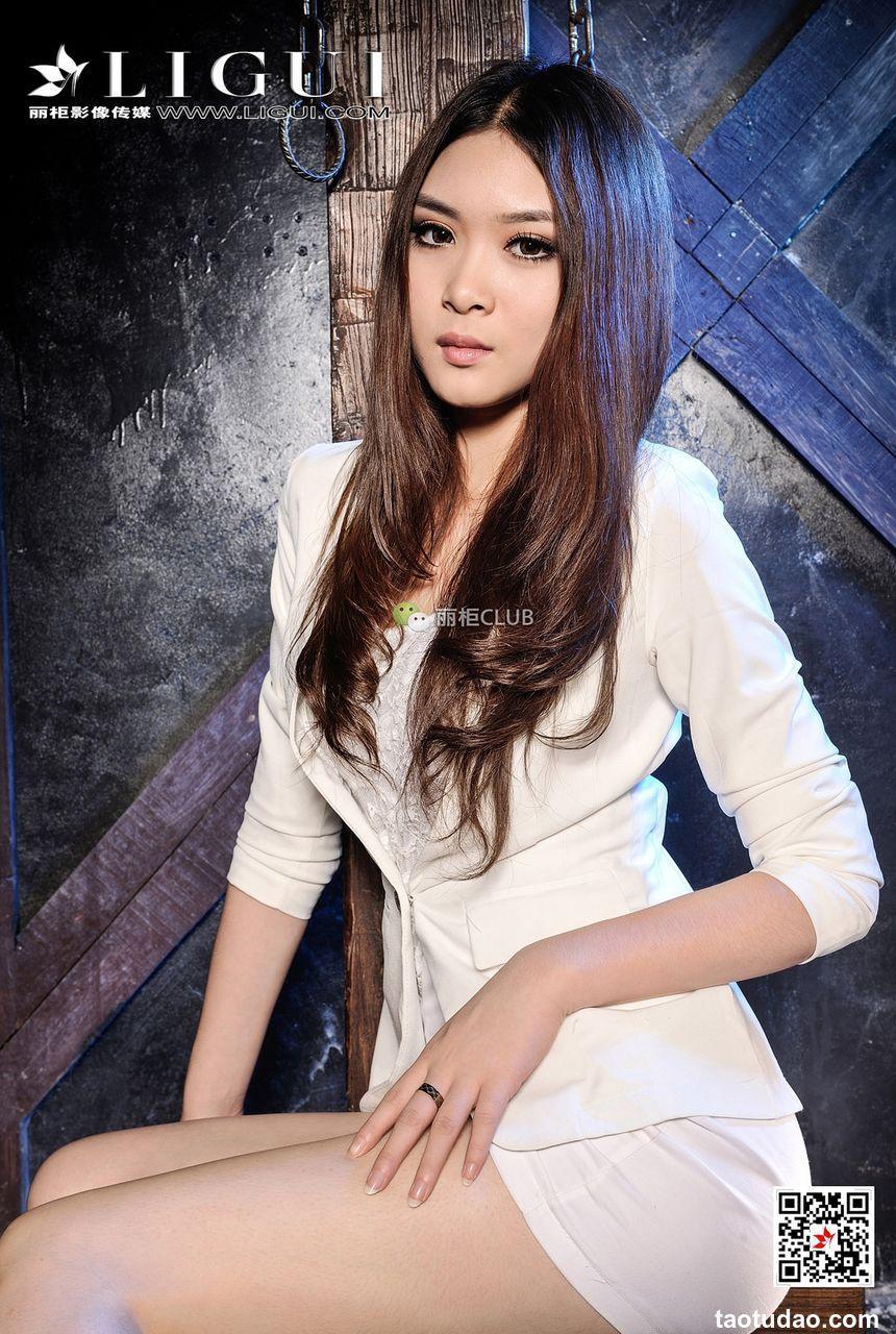 [Ligui丽柜] 2018.04.06 网络丽人 Model 允儿[81+1P/133M]