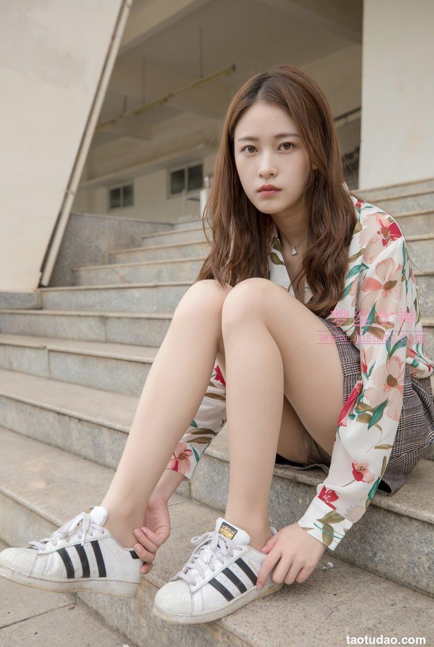 [MSLASS梦丝女神] 2019.05.20 魏婷婷《宿楼丝袜美脚女神》 [68P+1V-995MB]