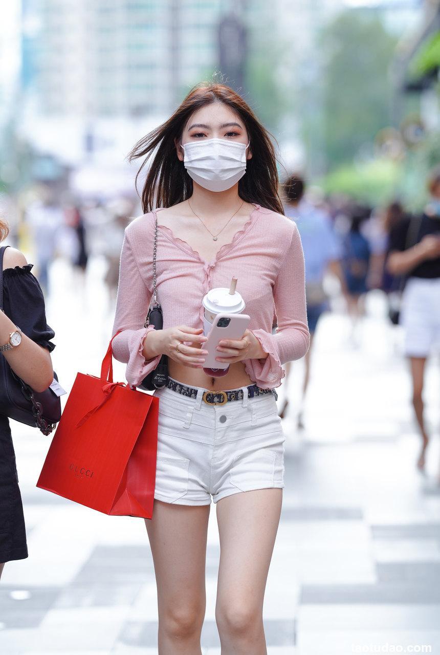 都市丽人漂亮的白色热裤小姐姐【35P-410MB】