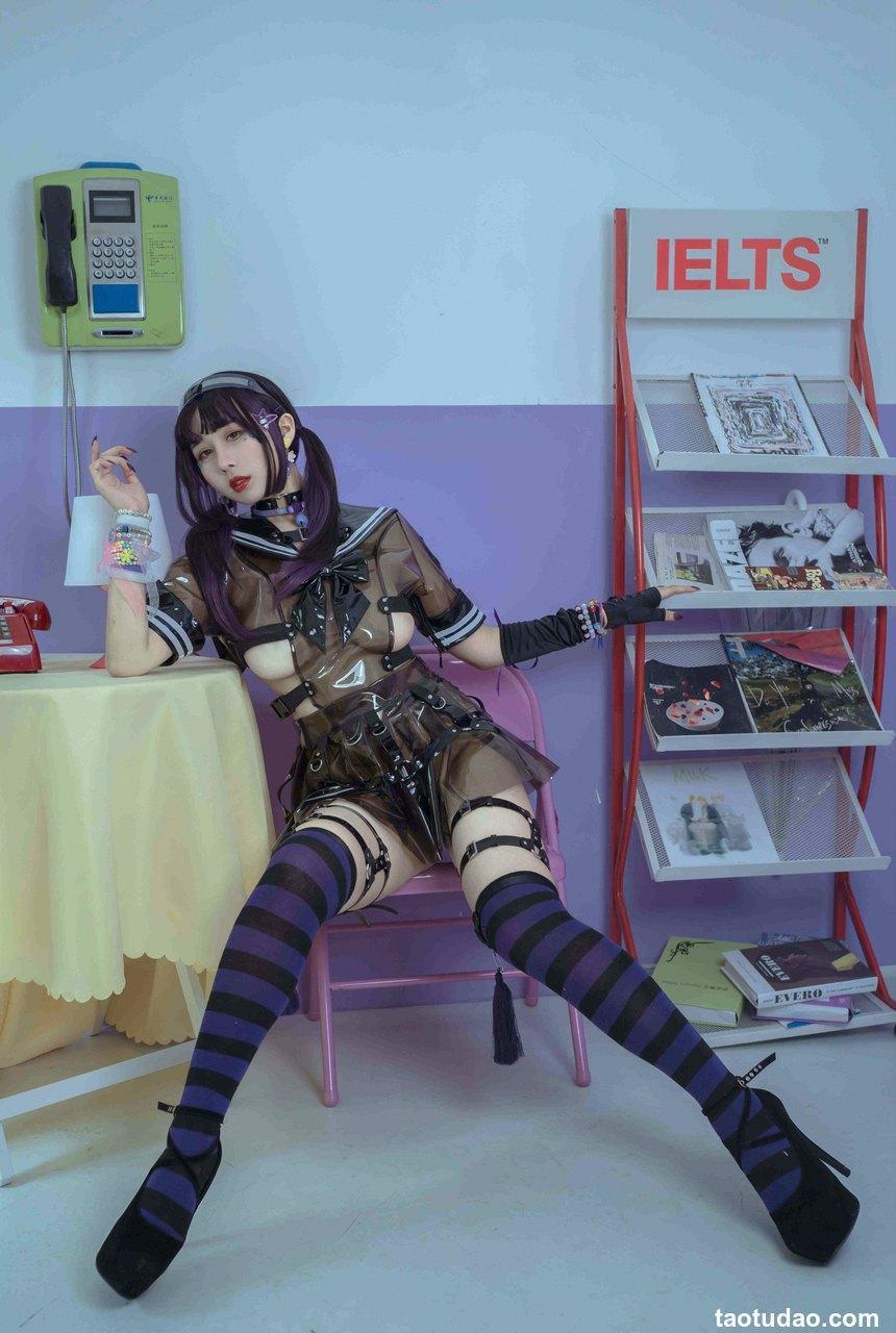 云溪溪 -  奶桃 幻想学院 [42P-368MB]