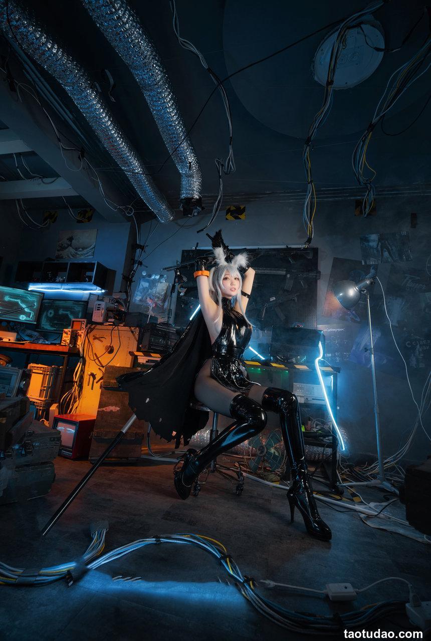 周叽是可爱兔兔 NO.014 - 暴行精二[22P／303MB]