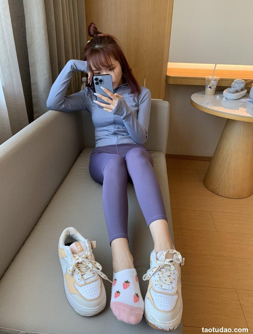 [誉铭传媒]袜足摄影 2022年《12月整合福利》[229P+6V／2.00GB]