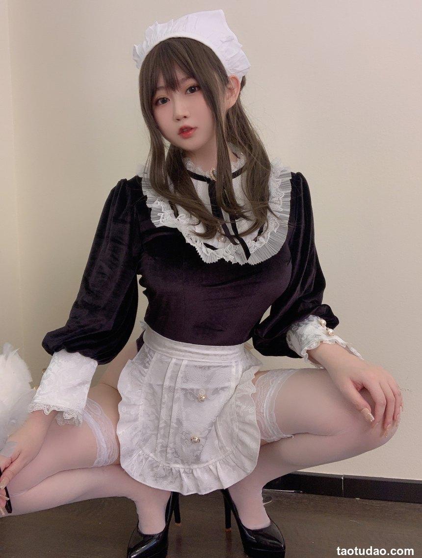 是依酱吖 — 女仆馆长 [50P+5V-225M]