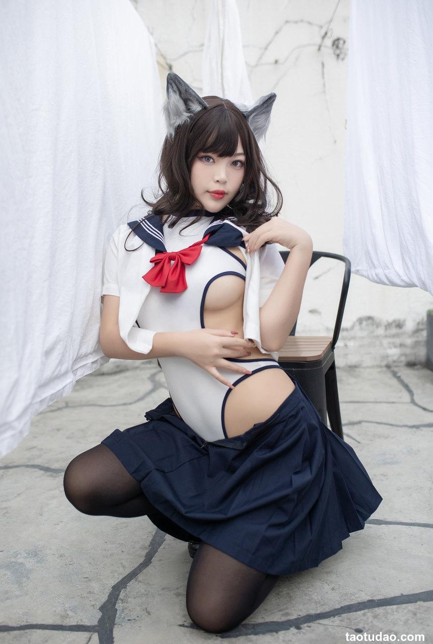 白烨烨 - NO.47 魅惑狼姐姐-室外 [63P11V-1.93GB]