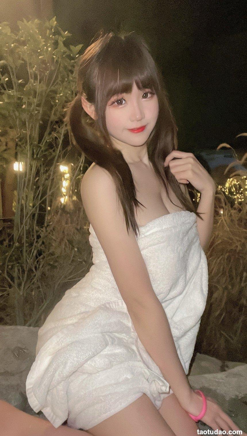 miko酱ww - NO.01 泡汤啦 [18P3V-269MB]