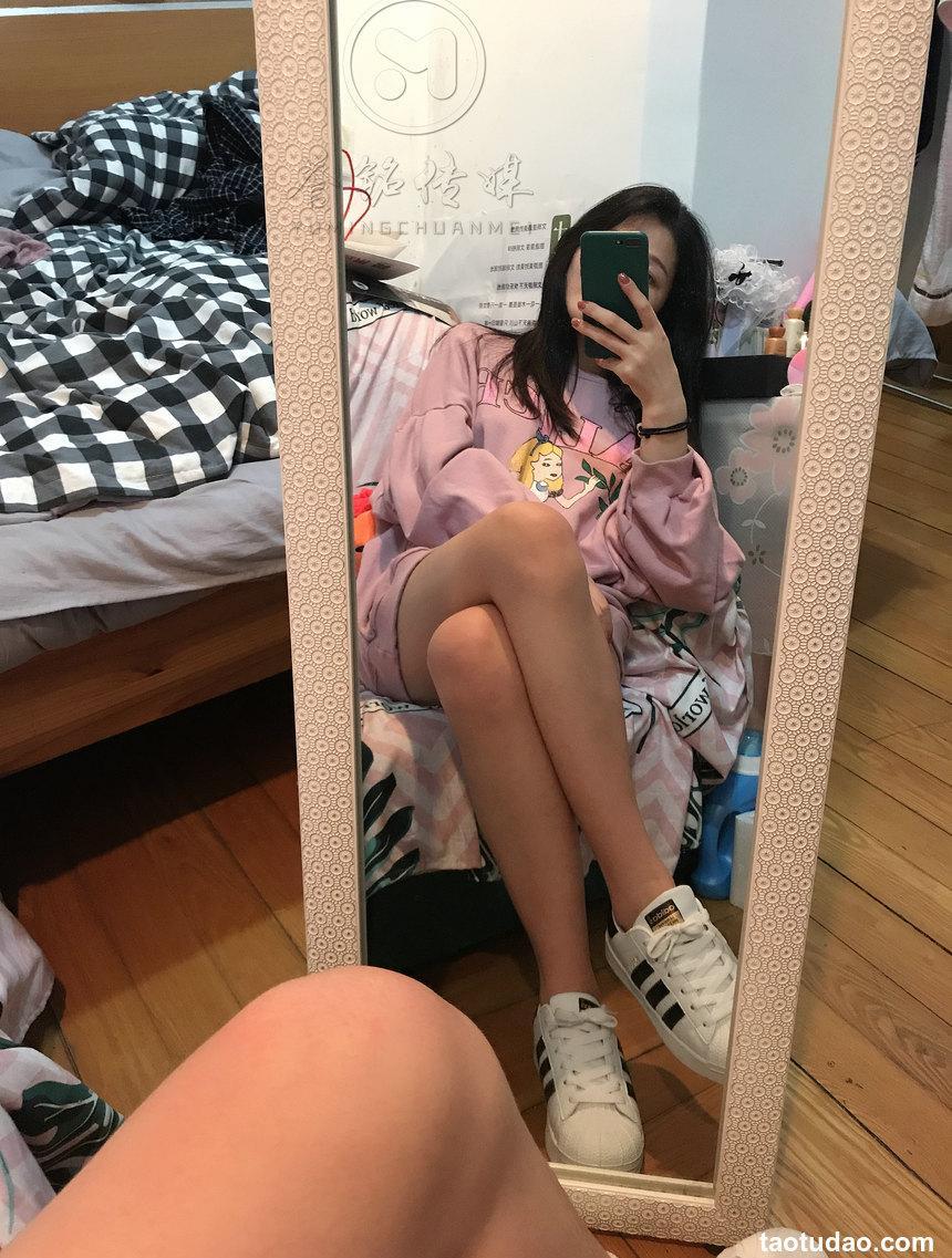 [誉铭传媒]袜足摄影 2019年 NO.022 丝足自拍[123P／1.16GB]