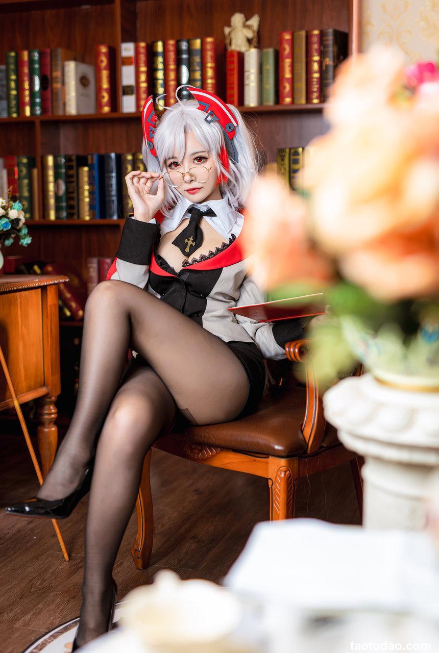 Momoko葵葵 NO.026 – 欧根之教师[21P／159MB]