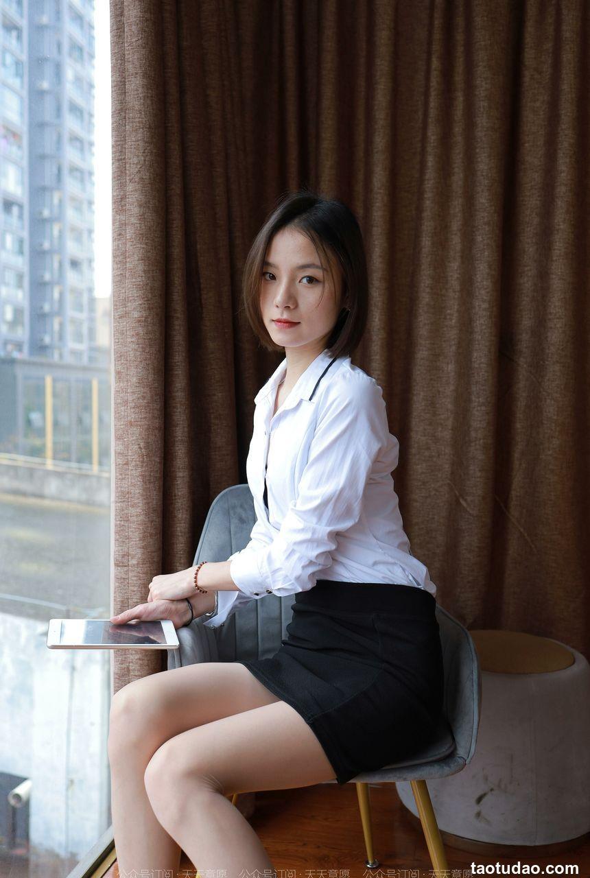 [IESS异思趣向] 2022.01.07 丝享家983：小六《短发配短裙》[84P／96.2MB]