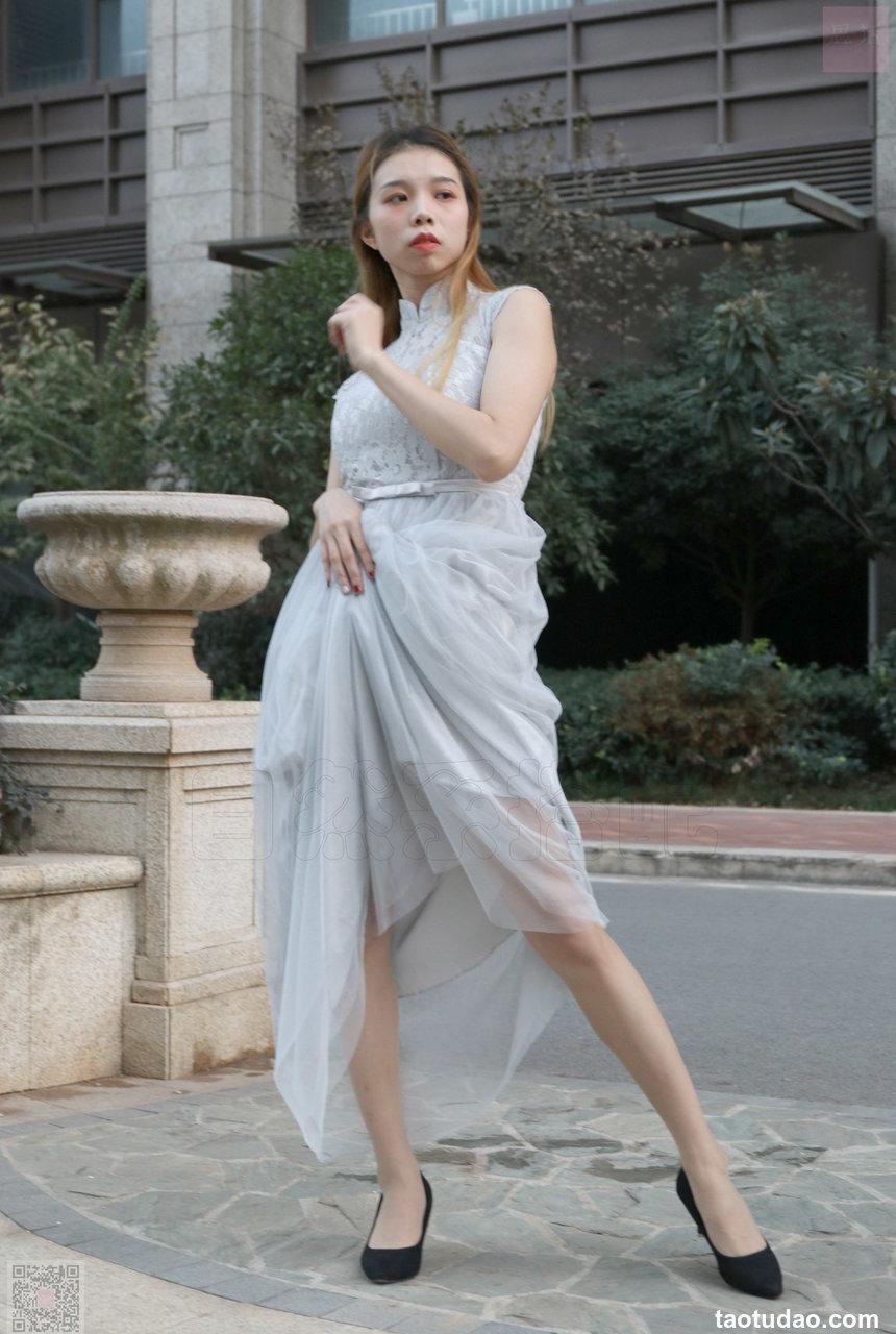 [SiHua丝话]SH034 花园里迷路的小伴娘 小俏[79P+2V／466MB]