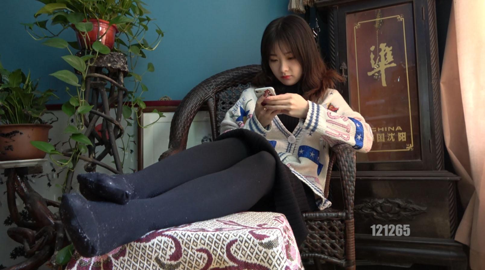 K&M 005-原汁原味的加厚黑丝足底 [MP4-1.75G]