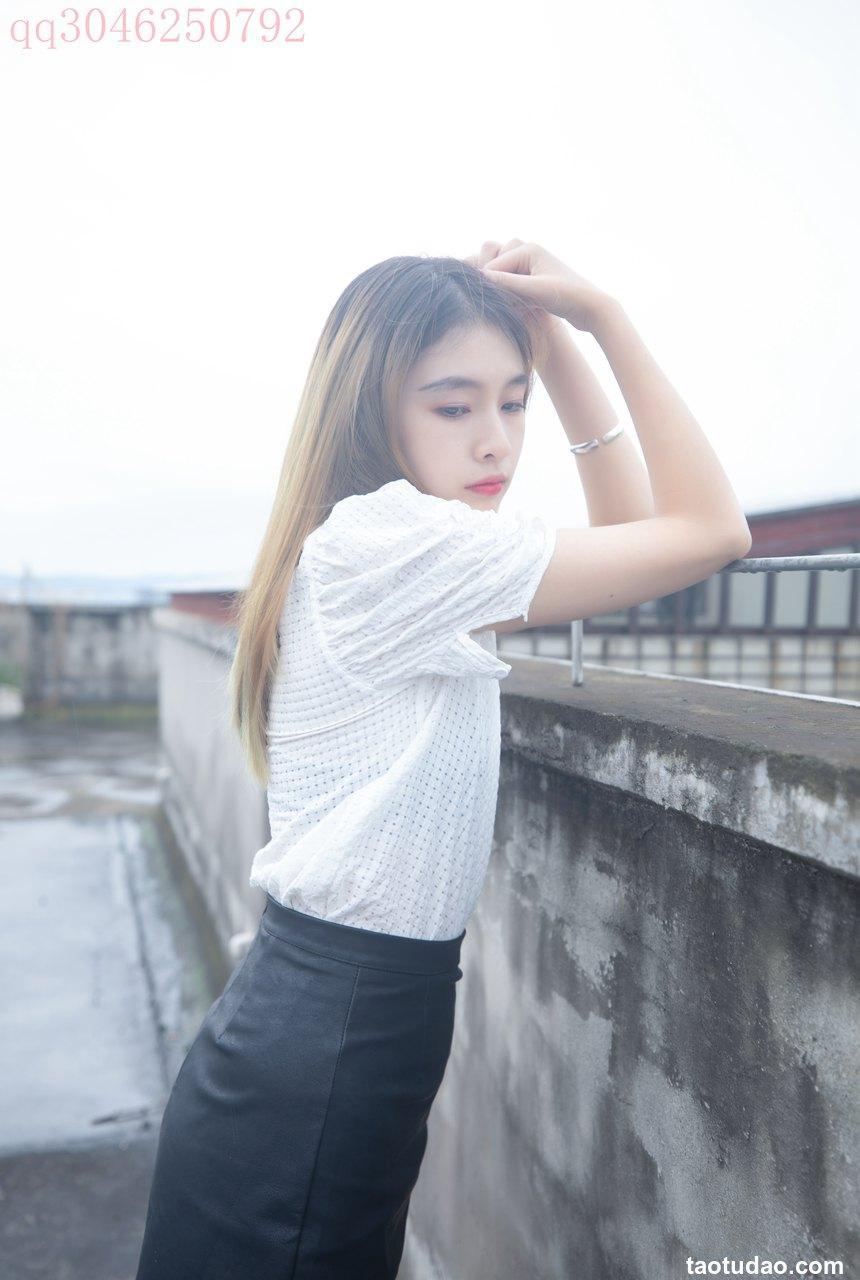 [MSLASS梦丝女神]2021.09.28 NO.161 天台肉丝 王晓瑞[70P／491MB]