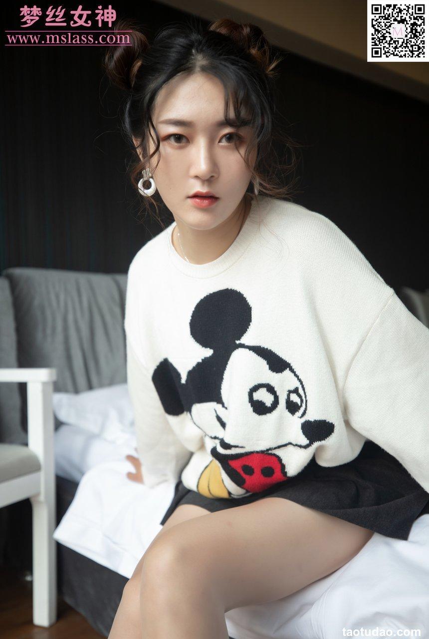 [MSLASS梦丝女神] 2019.11.12 NO.064 《雨晨 白卫衣下的丝袜》[62+1P461M]