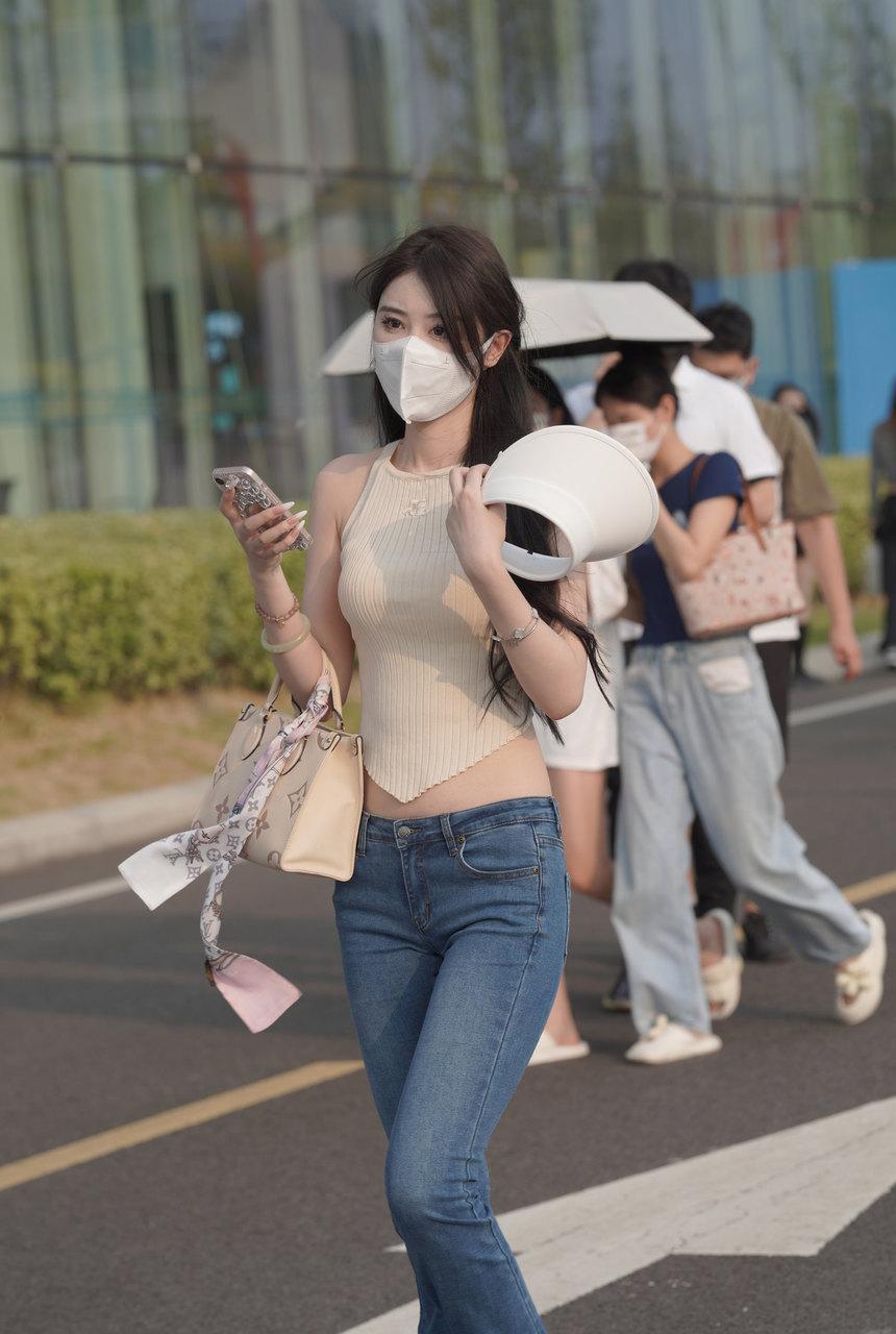 都市丽人气质美女凹凸有致【79P-1.03G】