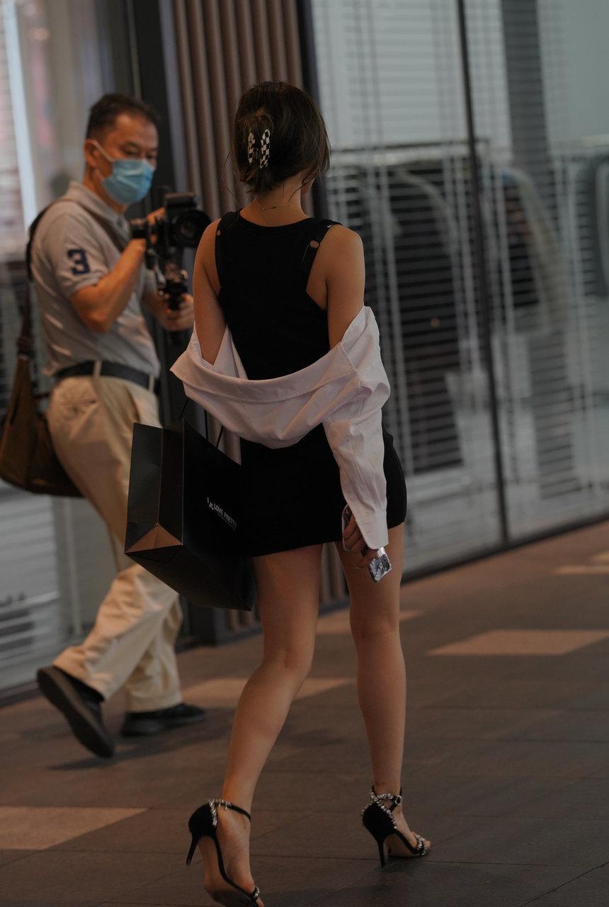 都市丽人漂亮的黑色连体裙美女【132P+1V-2.08G】