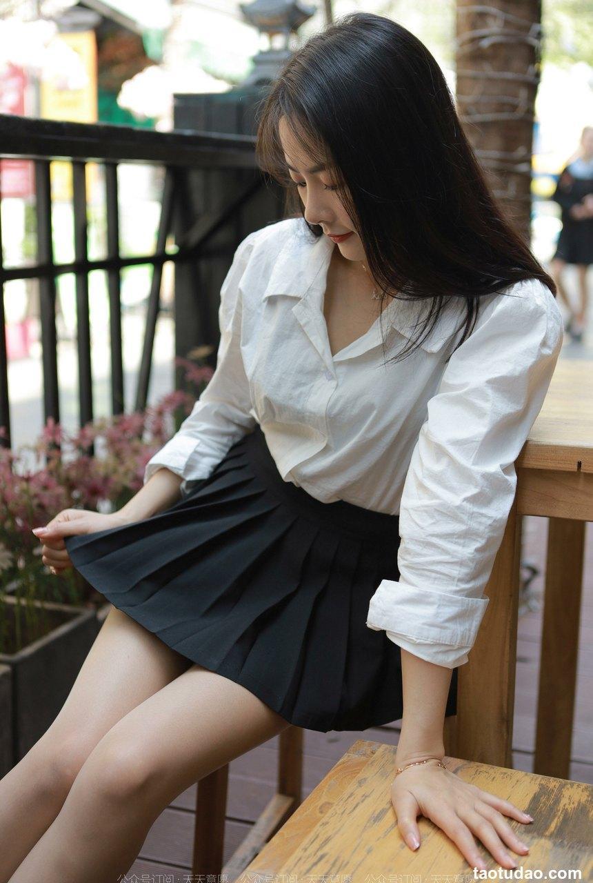 [IESS异思趣向] 2022.05.01 丝享家1076：小金《新人报道》[88P／130MB]