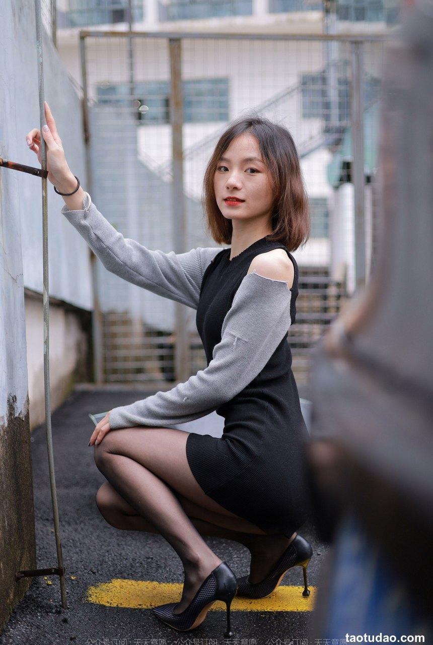 [IESS异思趣向] 2022.04.06 丝享家1051：小六《雨中的嘿丝》[82P／120MB]