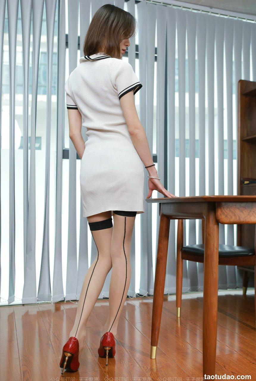 [IESS异思趣向] 2022.03.01 丝享家1016：小六《性感后竖线》[89P／101MB]