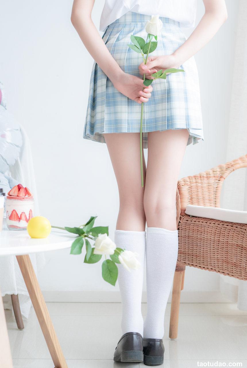 西瓜少女 NO.006 – 民宿私房淡蓝JK [46P-453MB]