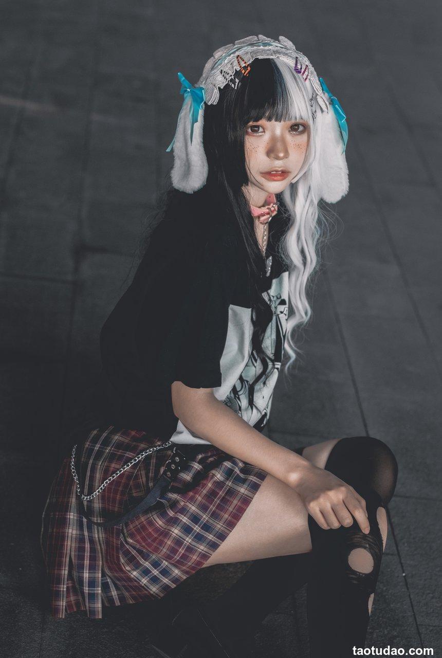 疯猫ss - NO.99 雀斑少女 [12P-220M]