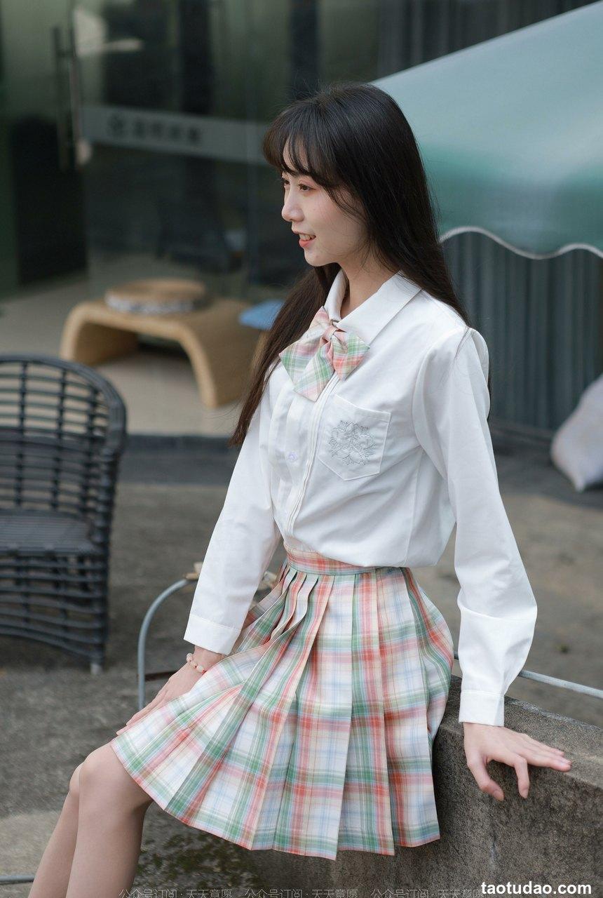 [IESS异思趣向] 2022.04.24 丝享家1069：团团《jk妹妹》[84P／128MB]