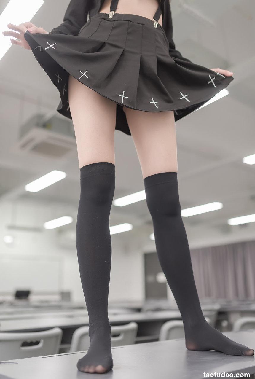 风之领域写真 NO.011 教室黑丝修长美腿 [50P]