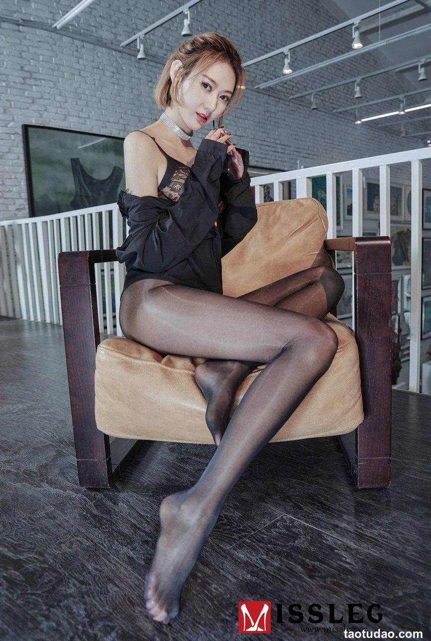 [MISSLEG蜜丝] 2018.04.20 钻石户外系列 V014《付艺轩OL腿腿腿》[62P]