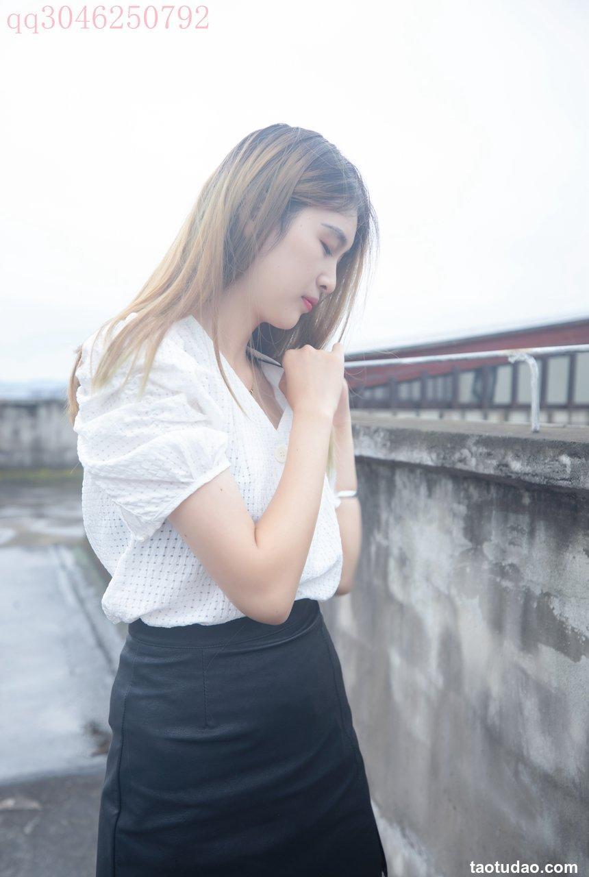 [MSLASS梦丝女神] 2021.09.28 《王晓瑞 天台肉丝》 [70+1P-491M]