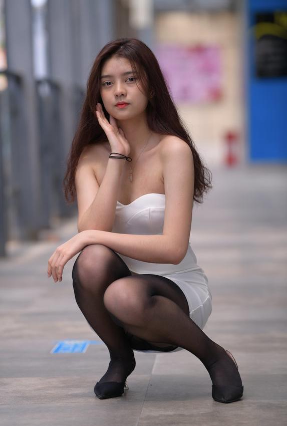 都市丽人黑丝白裙美女 [套图+视频]【667P+1V-15.7G】