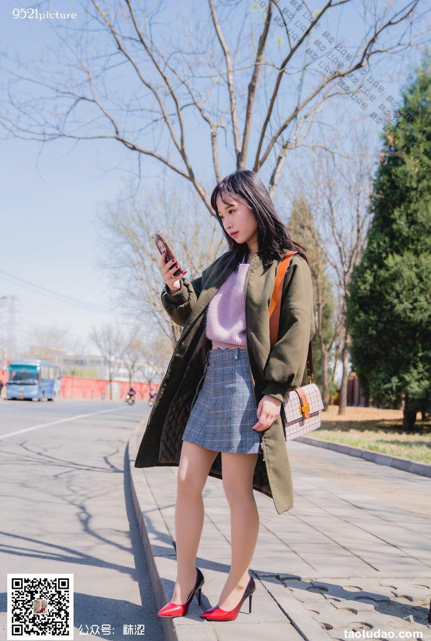 袜涩写真 VOL.004  Amanda.H打车小剧情 [86P／303MB]