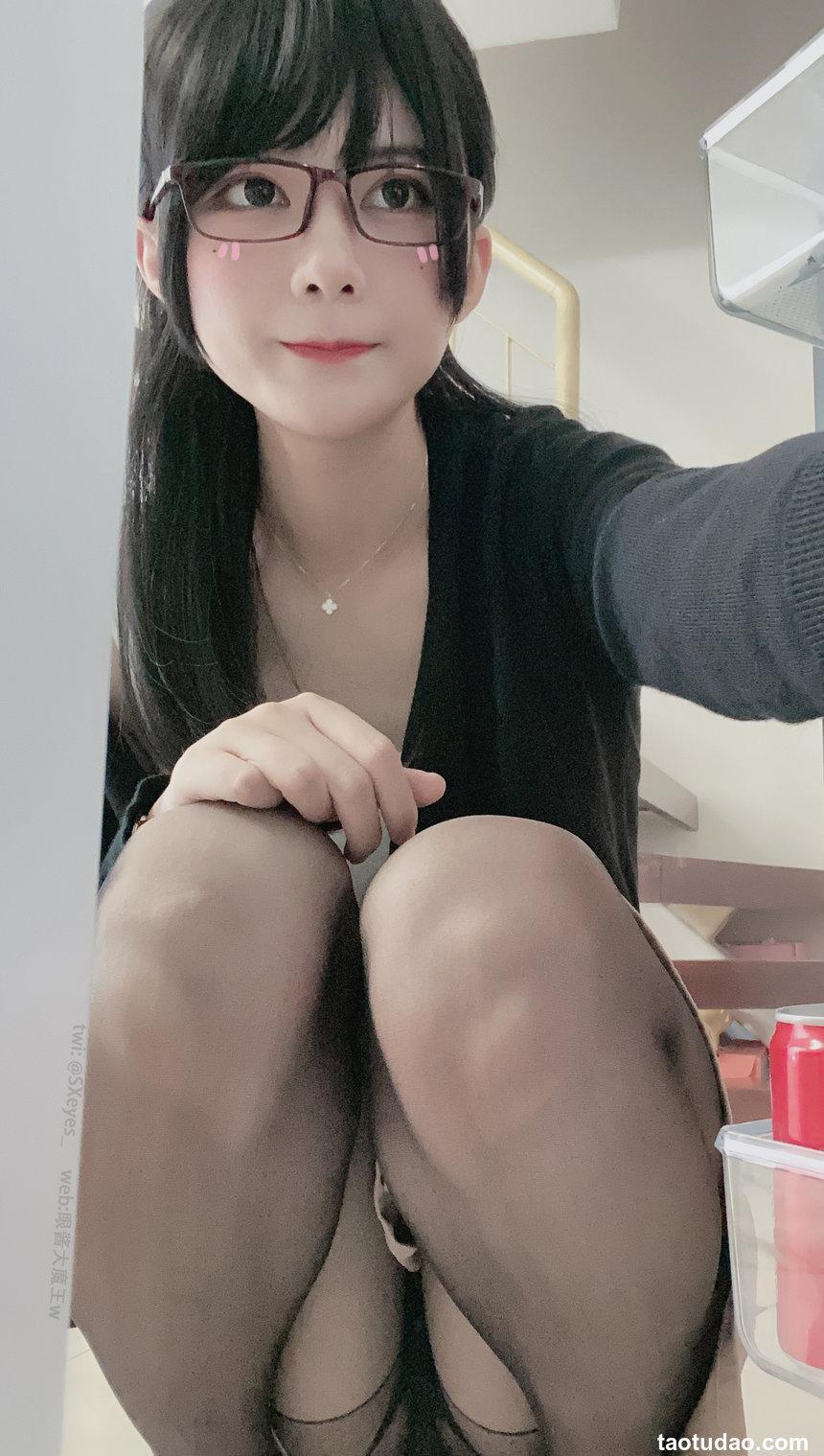 眼酱大魔王 NO.050 – 爱喝可乐的OL[30P／147MB]