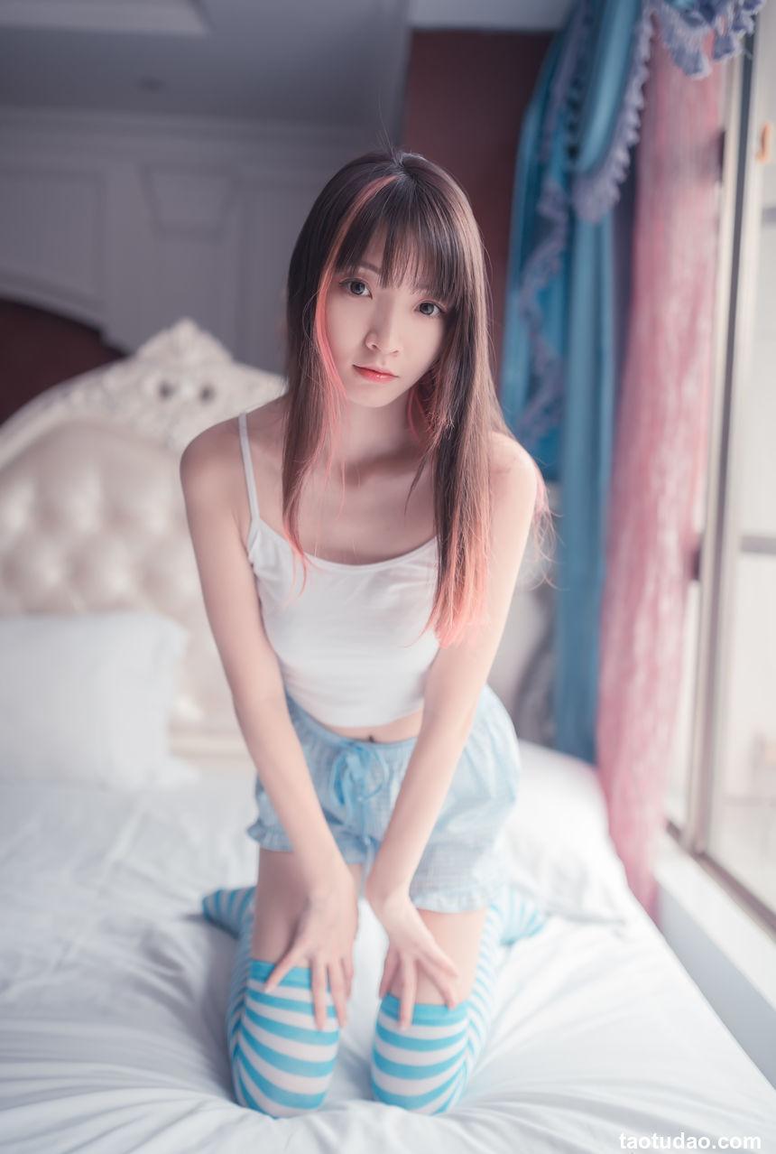 风之领域写真  NO.014 蓝白条纹丝袜小可爱 [50P]