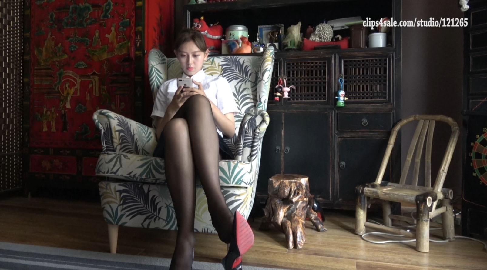 K&M 002-超美足模秀黑丝美脚高清特写镜头 [MP4-1.74G]