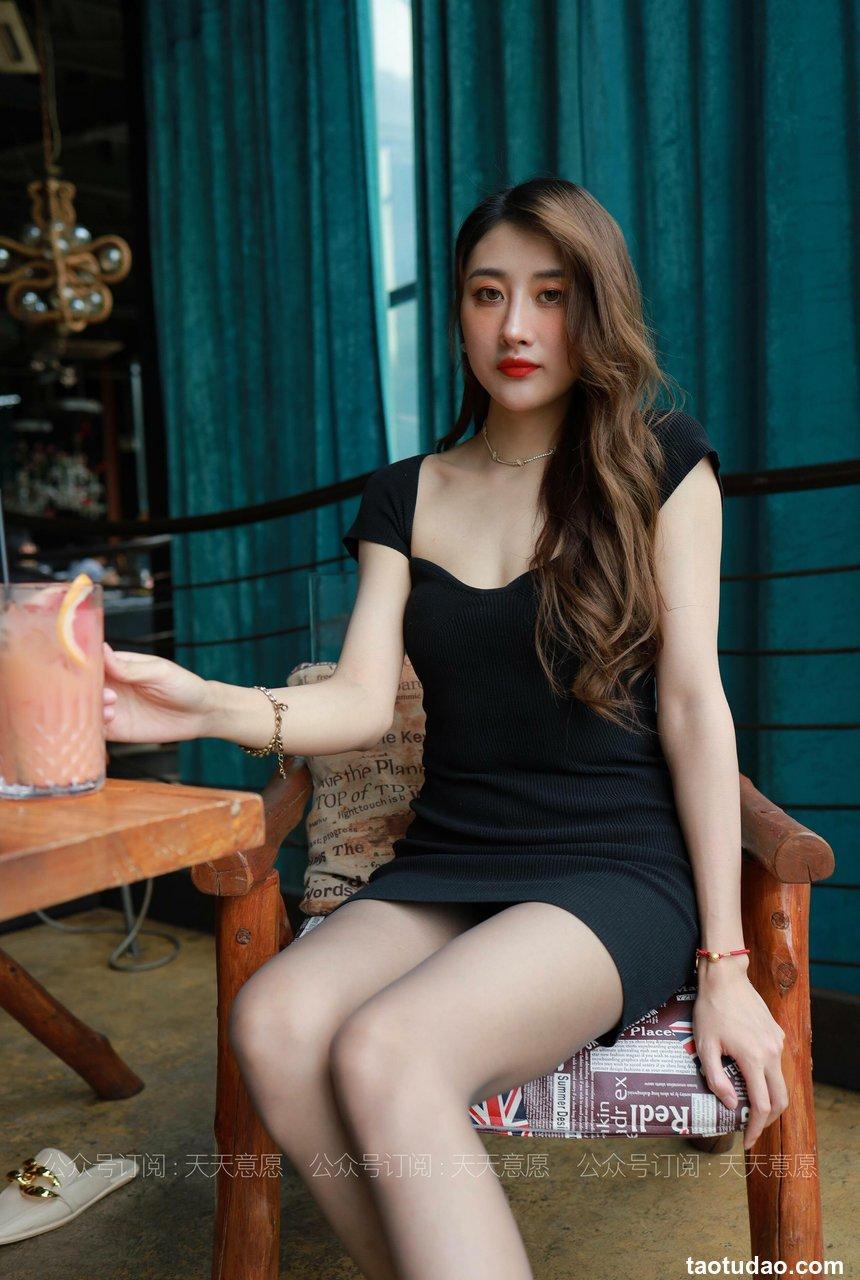 [IESS异思趣向] 2021.05.26 丝享家815：夏夏《灰丝长腿一米二》[83P／132MB]