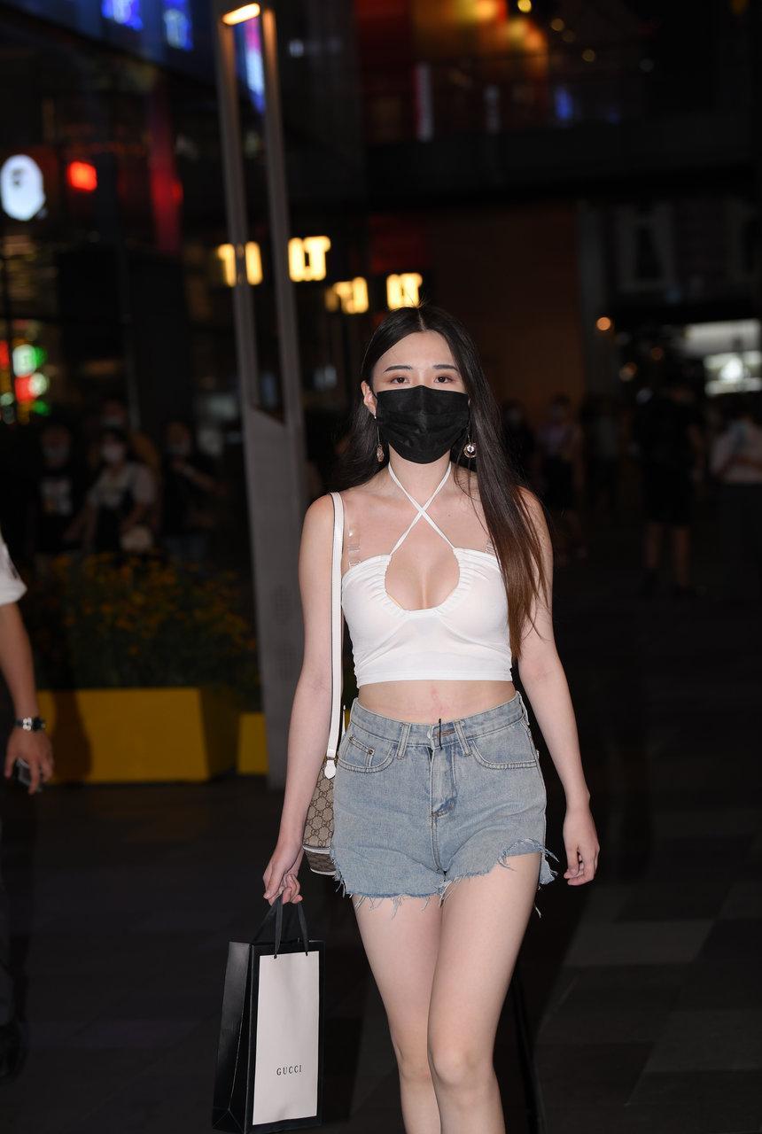 都市丽人成都街拍白白净净的她[243P/5.05G]