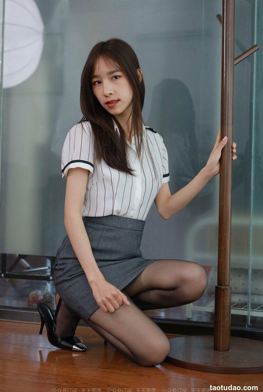 [IESS异思趣向]2022.03.30 丝享家1044：美子《酒红色美甲》[86P／152MB]