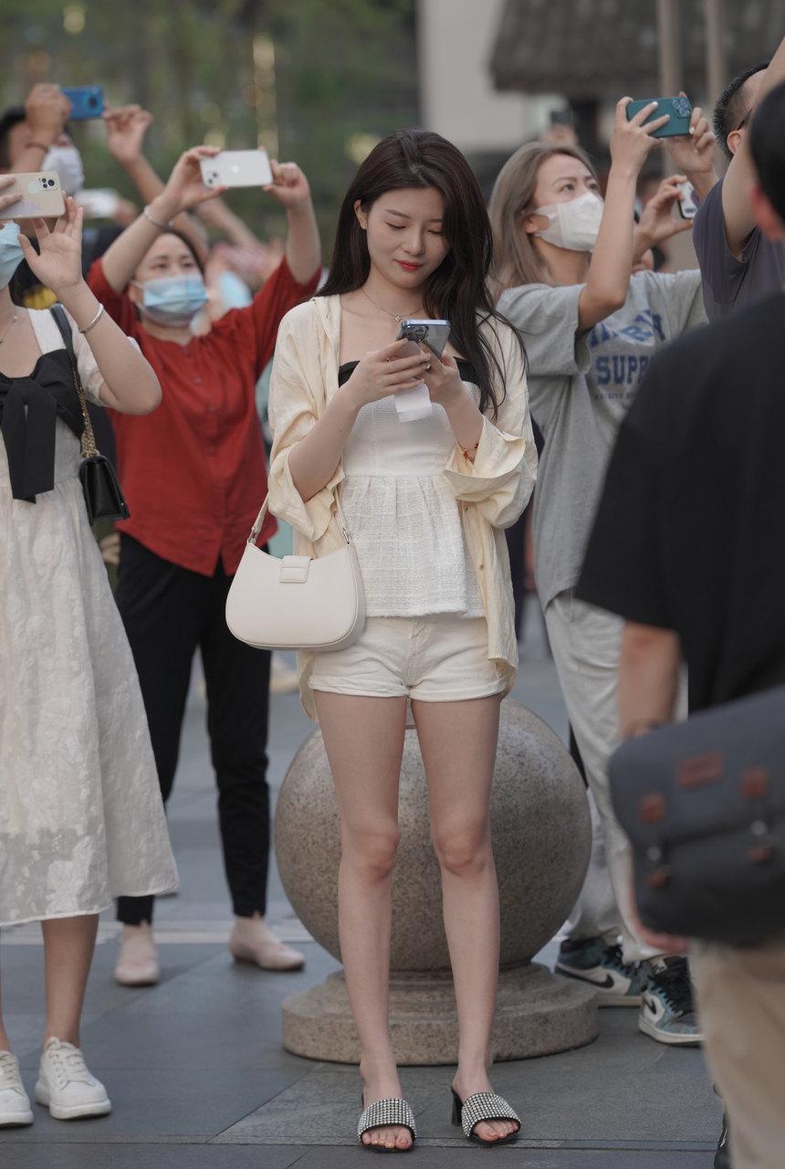 都市丽人热辣美腿妞【70P-810MB】