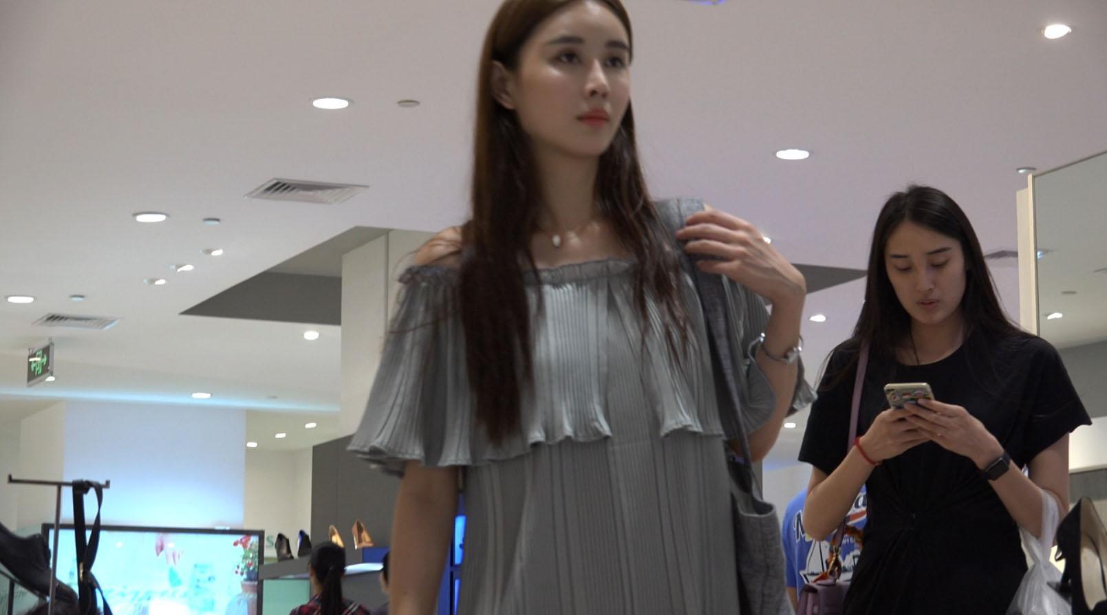 都市丽人极品性感白裙漂亮肉丝女神姐姐 [1V-1.45G]