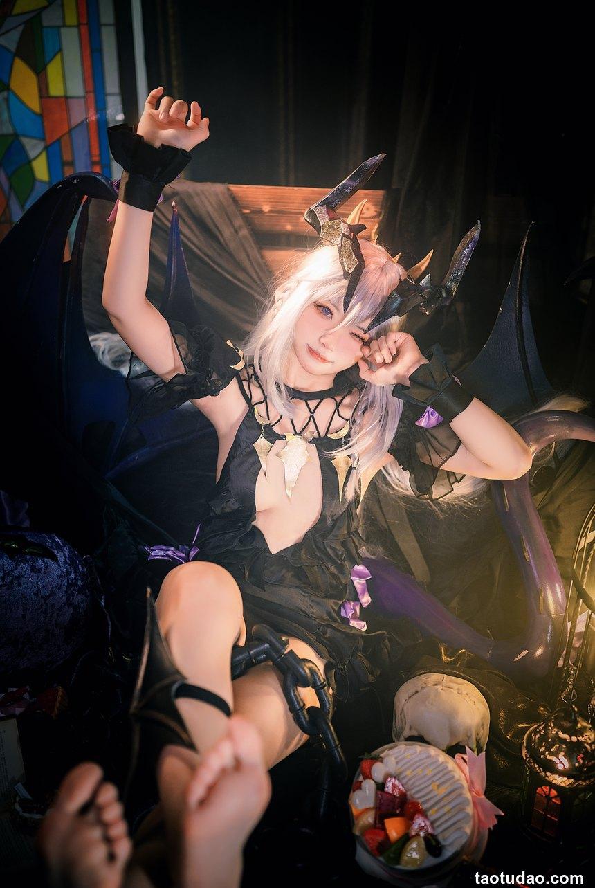 伊喵君_Nya - NO.01 四叶草剧场 法芙娜 [27P-246MB]