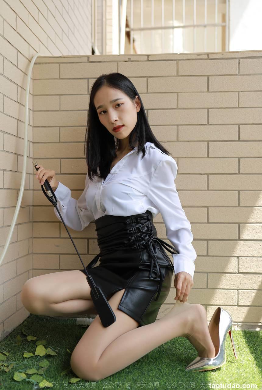 [IESS异思趣向] 2021.10.05 丝享家938：美子《姓感绑带裙》[92P／104MB]