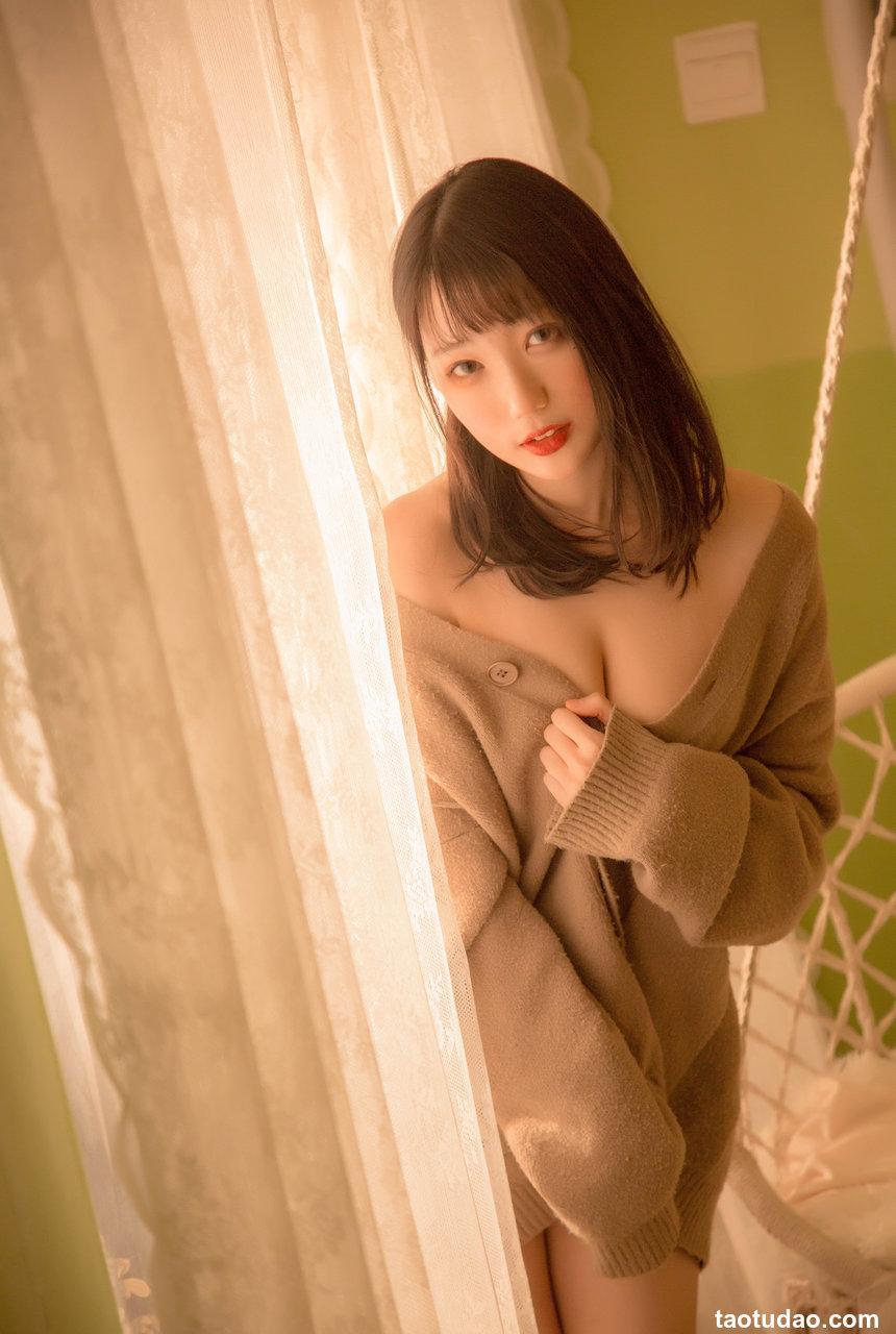 周叽是可爱兔兔 - 复古毛衣[19P／163MB]