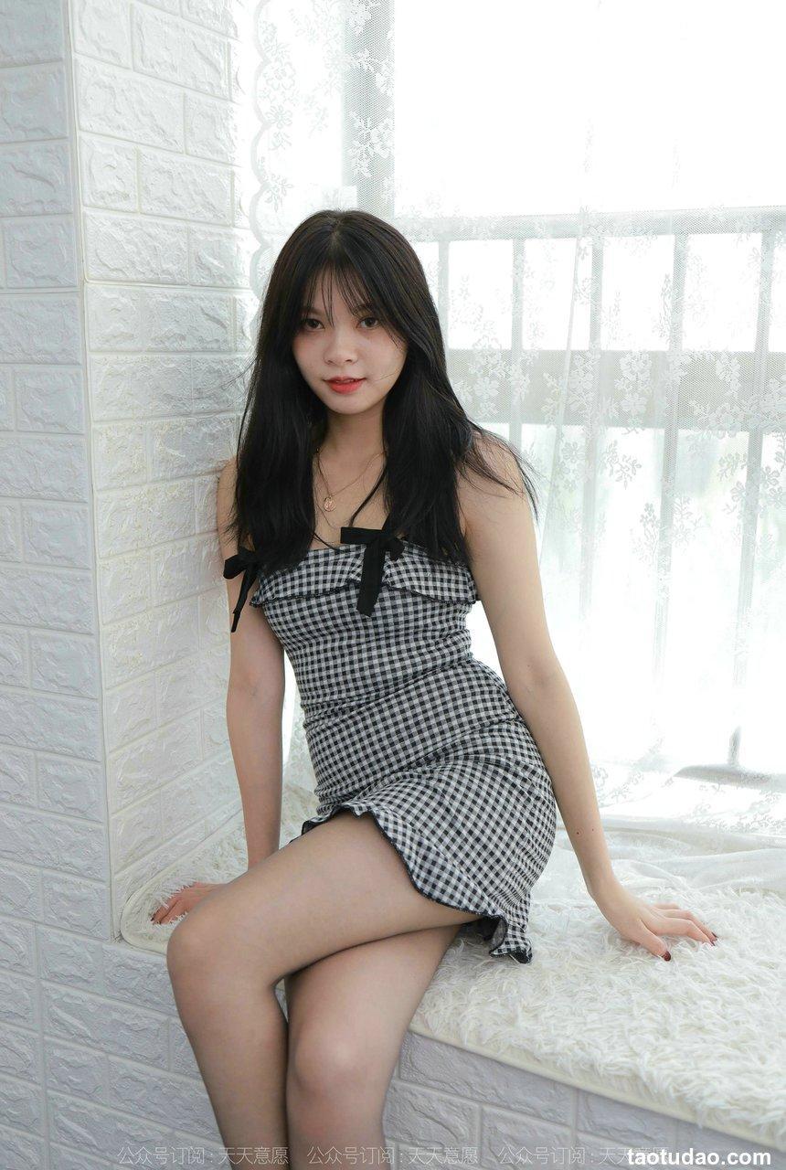 [IESS异思趣向] 2021.10.01 丝享家934：小七《格子短裙》[88P／127MB]