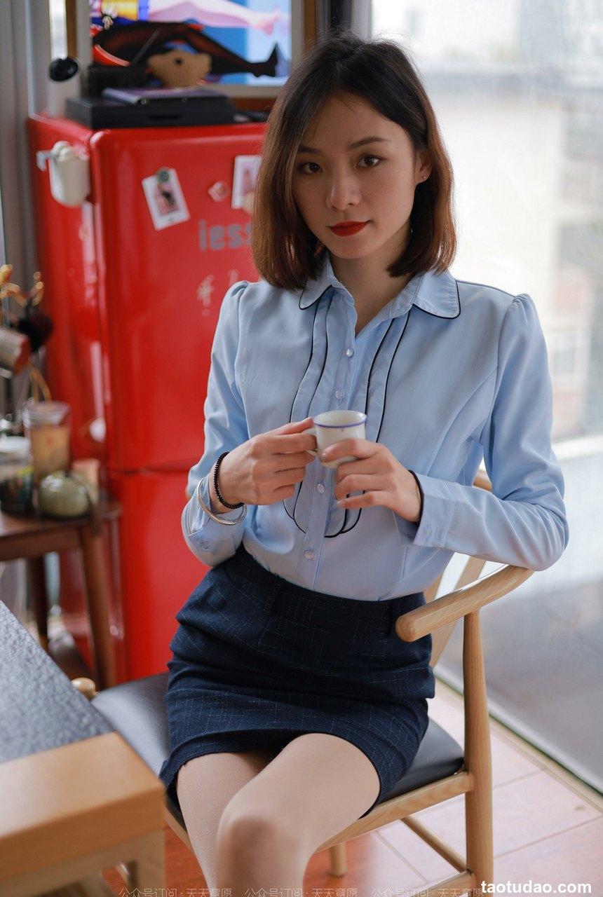 [IESS异思趣向] 2022.04.21 丝享家1066：小六《美女搬砖》[90P／147MB]